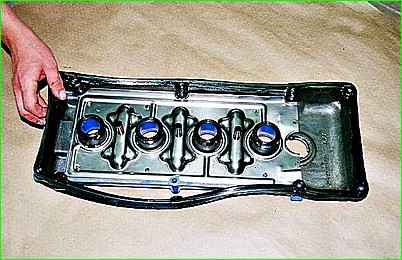 Austausch der Zylinderkopfhaubendichtung ZMZ-406