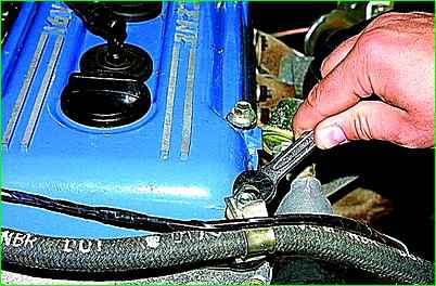 Austausch der Zylinderkopfhaubendichtung ZMZ-406