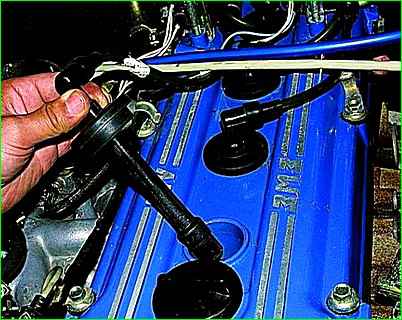 Austausch der Zylinderkopfhaubendichtung ZMZ-406