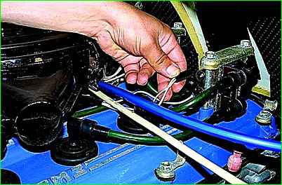 Austausch der Zylinderkopfhaubendichtung ZMZ-406