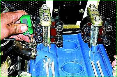 Austausch der Zylinderkopfhaubendichtung ZMZ-406