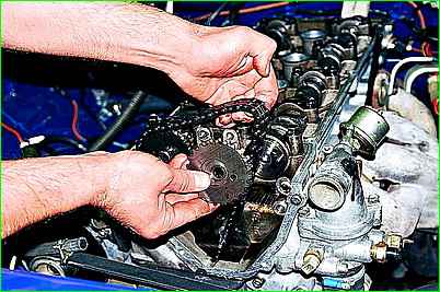 Removal and installation of camshafts ZMZ-406
