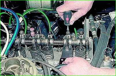 Ajuste de espacios libres ZMZ-402 GAZ-2705