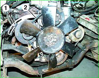 Ajuste de la tensión de la correa del alternador