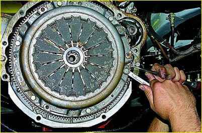 Заміна сальників колінвала ЗМЗ-406