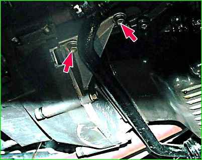 Desmontaje e instalación del motor ZMZ 405 GAZ-2705