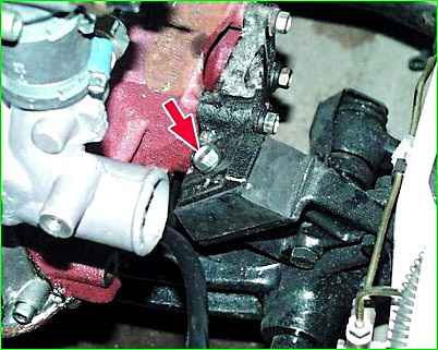 Desmontaje e instalación del motor ZMZ 405 GAZ-2705