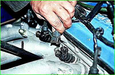 Removing the injector