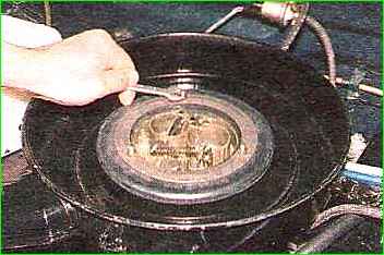 Снятие и установка карбюратора ГАЗ-2705