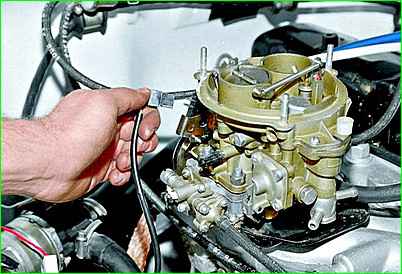 Снятие и установка карбюратора ГАЗ-2705