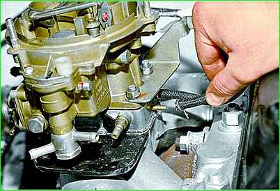 Снятие и установка карбюратора ГАЗ-2705