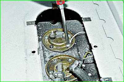 Снятие бака автомобиля фургона ГАЗ-2705