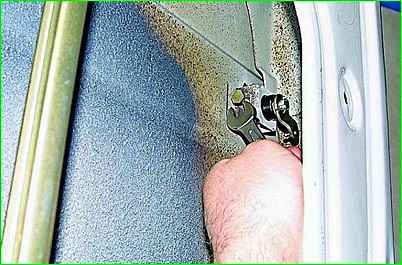 Снятие замка передней двери ГАЗ-2705