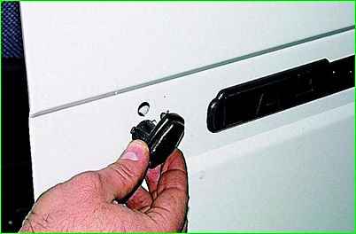 Снятие замка передней двери ГАЗ-2705