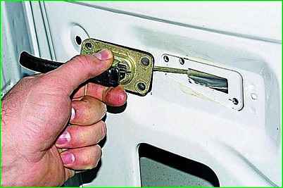 Снятие замка передней двери ГАЗ-2705