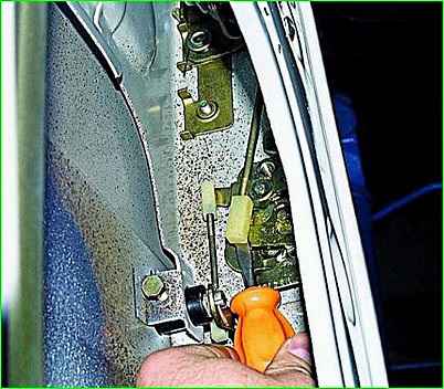Снятие замка передней двери ГАЗ-2705