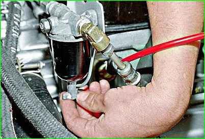 Замена элемента фильтра тонкой очистки с двигателем ЗМЗ-402