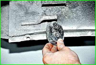 Cómo reemplazar el silenciador y el resonador del automóvil GAZ-2705