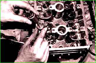 Замена маслосъемных колпачков