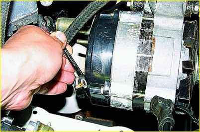 Заміна регулятора напруги генератора