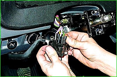 Рульдік бағанның ауыстырып-қосқыштарын ауыстыру