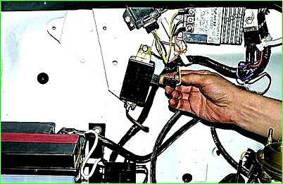 Перевірка генератора на автомобілях із двигуном типу ЗМЗ-402