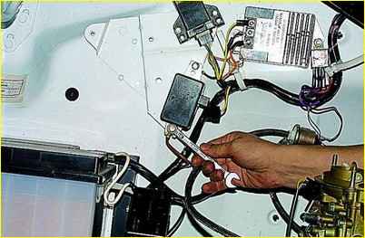 Перевірка регулятора напруги