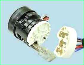 Cómo reemplazar el interruptor de encendido de un automóvil Gazelle