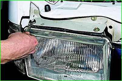Замена ламп, снятие фары