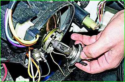 Замена ламп, снятие фары