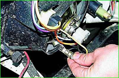 Замена ламп, снятие фары