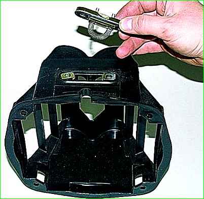 Removing the auxiliary heater fan electric motor