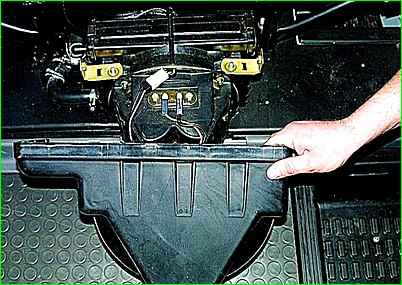 Removing the auxiliary heater fan electric motor