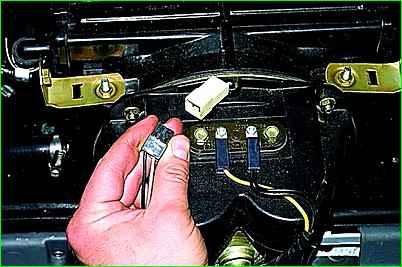 Removing the auxiliary heater fan electric motor