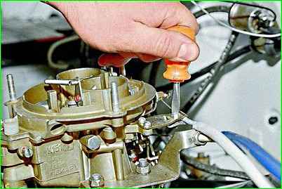 Aus- und Einbau der Instrumententafel GAZ-2705