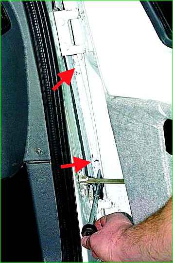 How to replace the front fender of a GAZ-2705