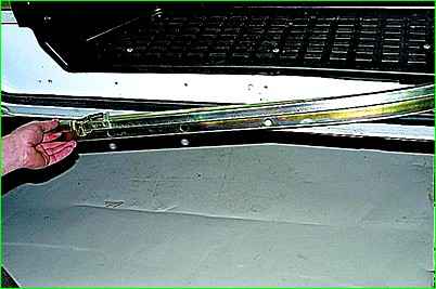 Як зняти механізм зсувних дверей автомобіля ГАЗ-2705