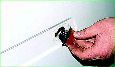 How to replace the front fender of a GAZ-2705