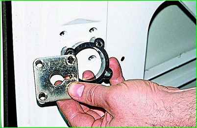 Снятие задней двери автомобиля