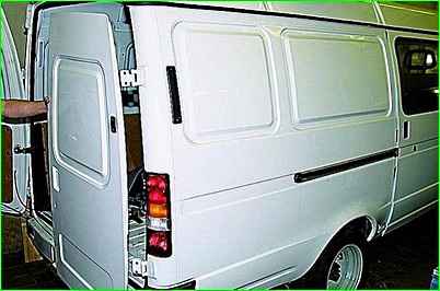 Снятие задней двери автомобиля