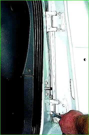 Снятие передней двери ГАЗ-2705