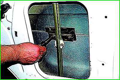 Снятие стеклоподьемника ГАЗ-2705