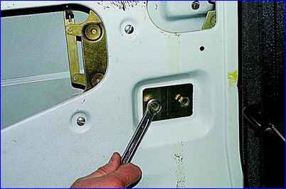 Зняття, встановлення та регулювання зсувних дверей автомобіля Газель