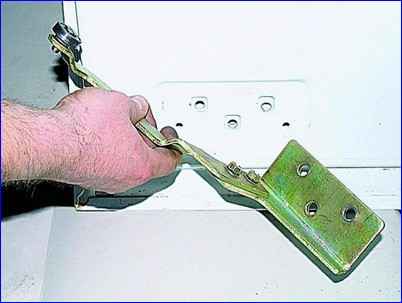 Зняття, встановлення та регулювання зсувних дверей автомобіля Газель