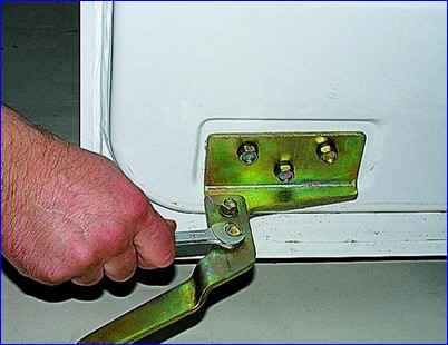 Зняття, встановлення та регулювання зсувних дверей автомобіля Газель