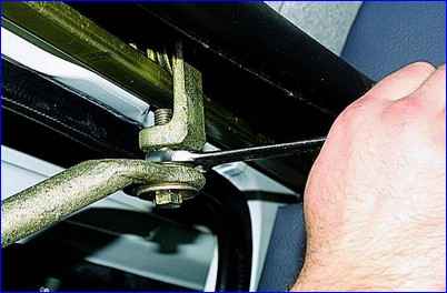 Зняття, встановлення та регулювання зсувних дверей автомобіля Газель