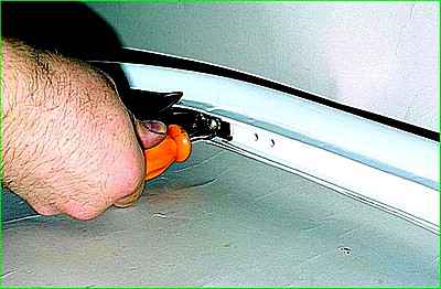 Замена стекол передней двери ГАЗ-2705