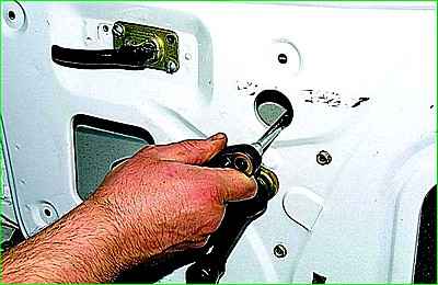 Замена стекол передней двери ГАЗ-2705