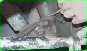 Перевірка зносу шкворня та втулок