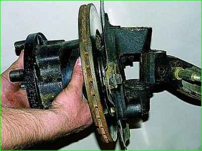 Розбирання та ремонт шкворневого з'єднання